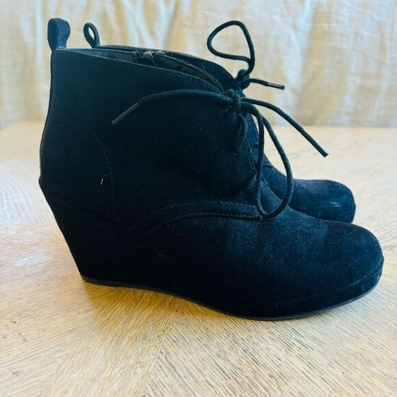 Dolce Vita Black Suede hidden heel platform bootie lace‎ up side zip size 7 - Picture 2 of 6